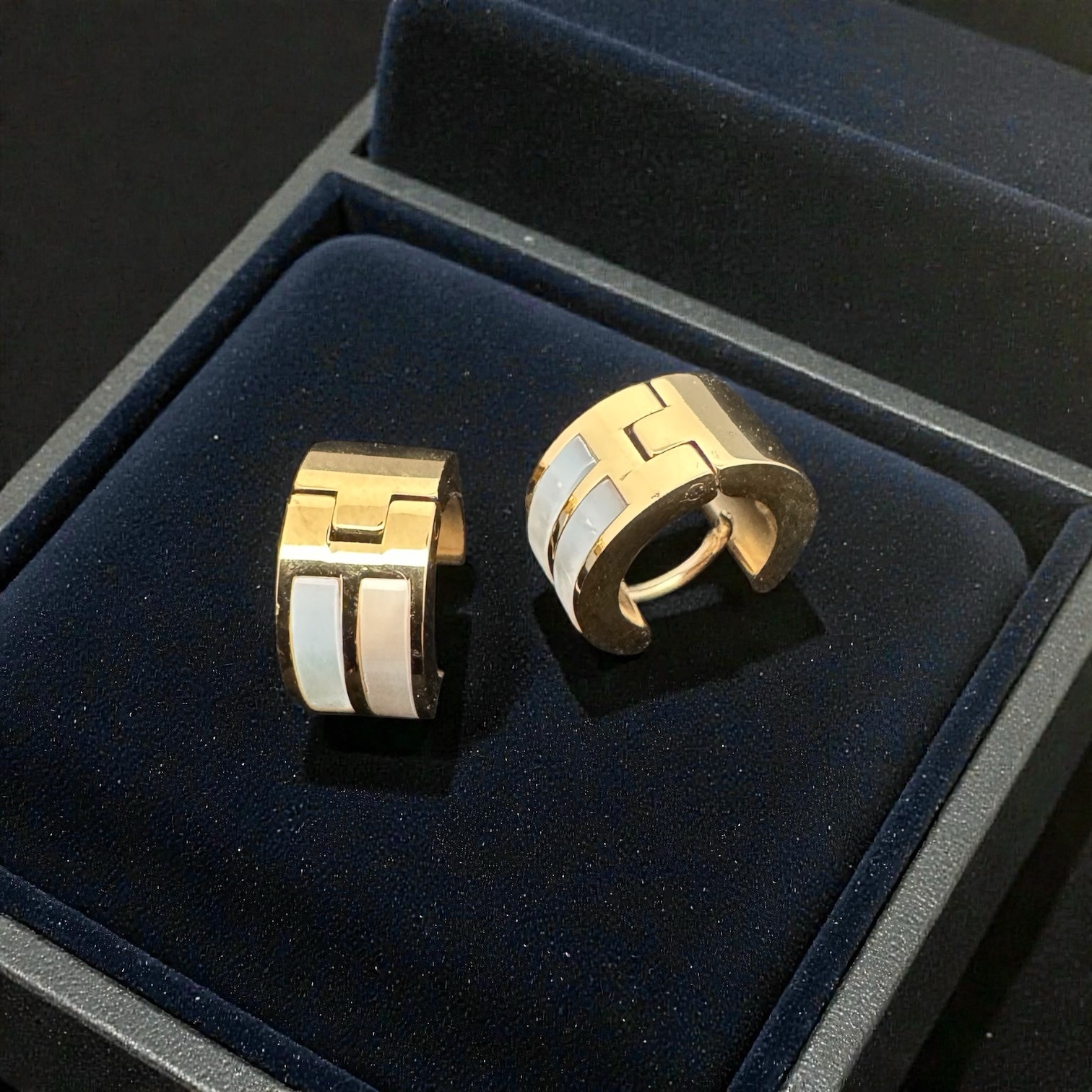 photoroom_20251218_005252 Mineli Çelik Küpe - Görsel 1